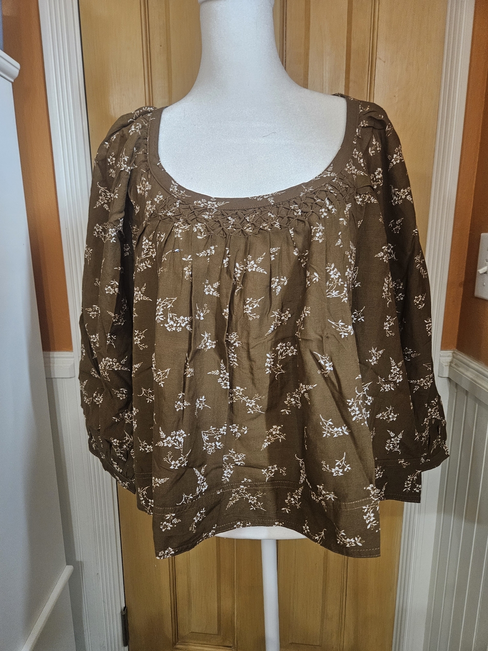 Pilcro Women’s Brown Floral Scoop-Neck Peasant Top - Anthropololgie